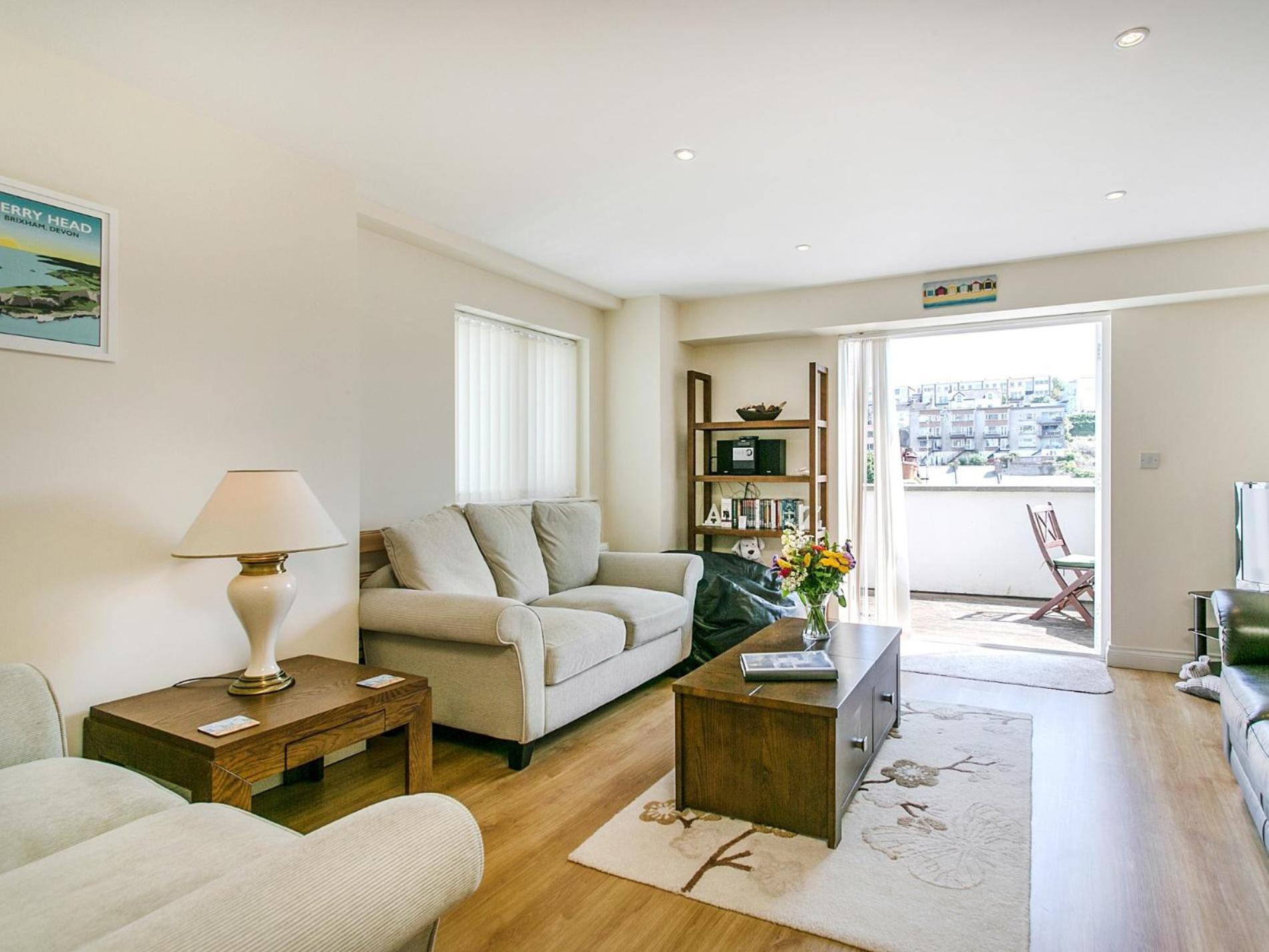 4 Bed In Bx072 *